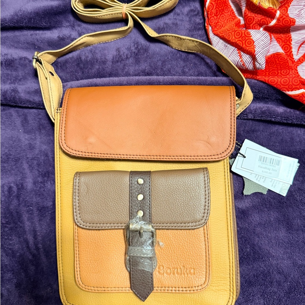 Sokura Leather Crossbody Bag